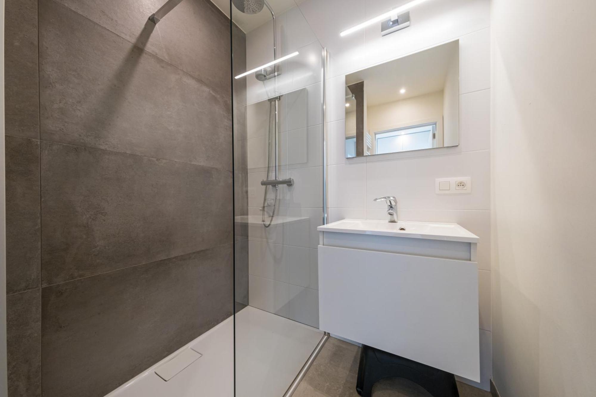 Renovated 2-bedroom In